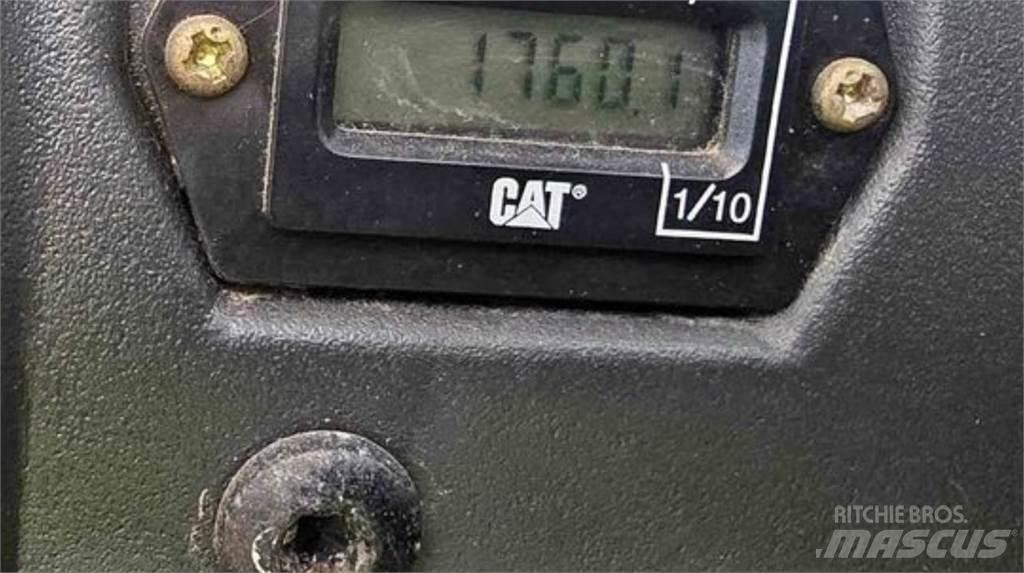 CAT 904H Pale gommate