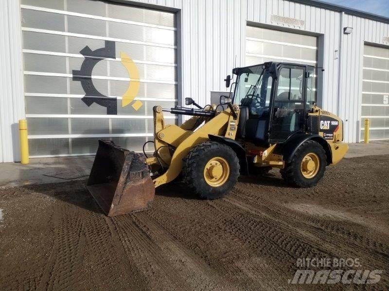 CAT 906M Pale gommate