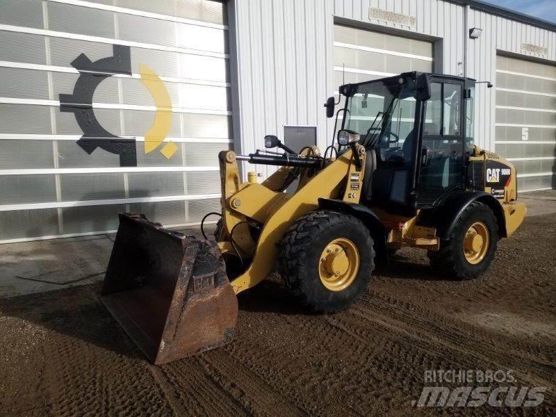 CAT 906M Pale gommate