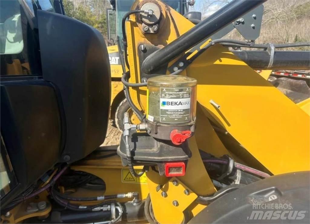 CAT 906M Pale gommate