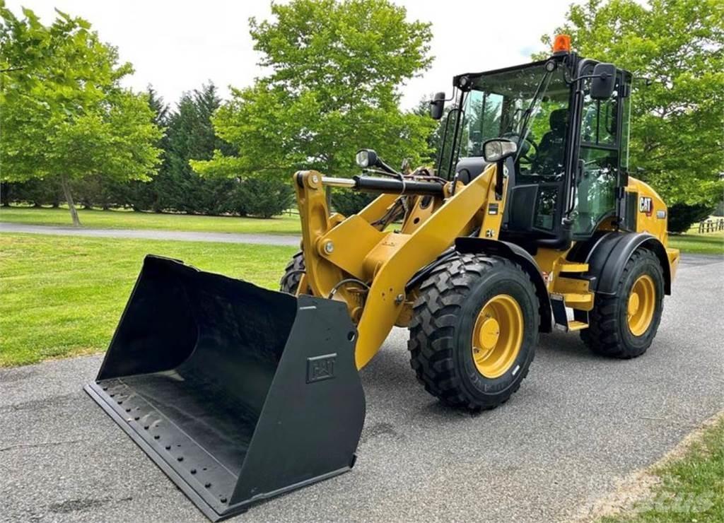 CAT 908M Pale gommate