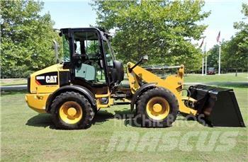 CAT 908M Pale gommate