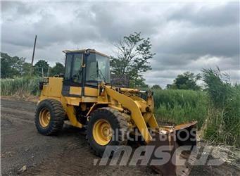 CAT 924F Pale gommate