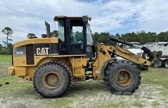 CAT 924G Pale gommate