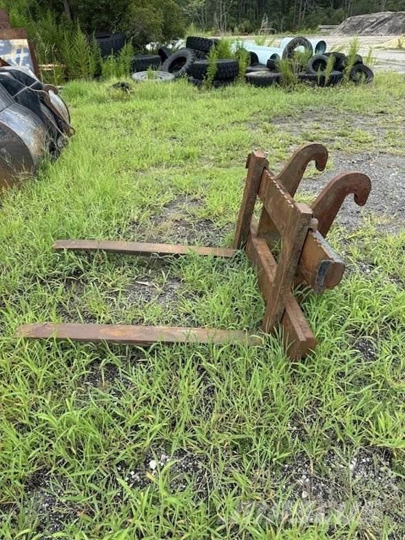 CAT 924G Pale gommate