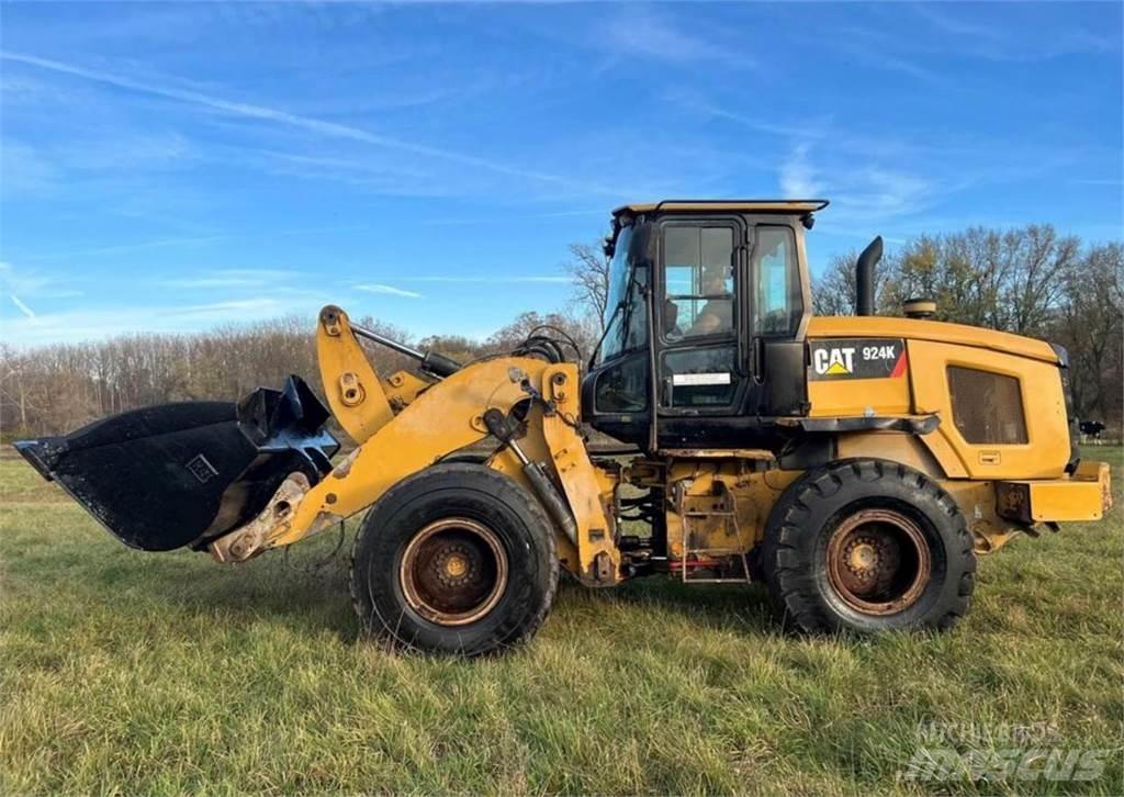 CAT 924K Pale gommate
