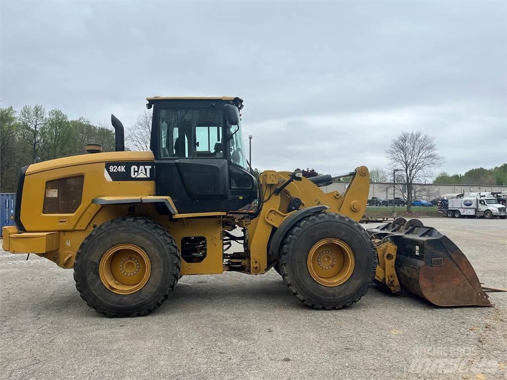 CAT 924K Pale gommate