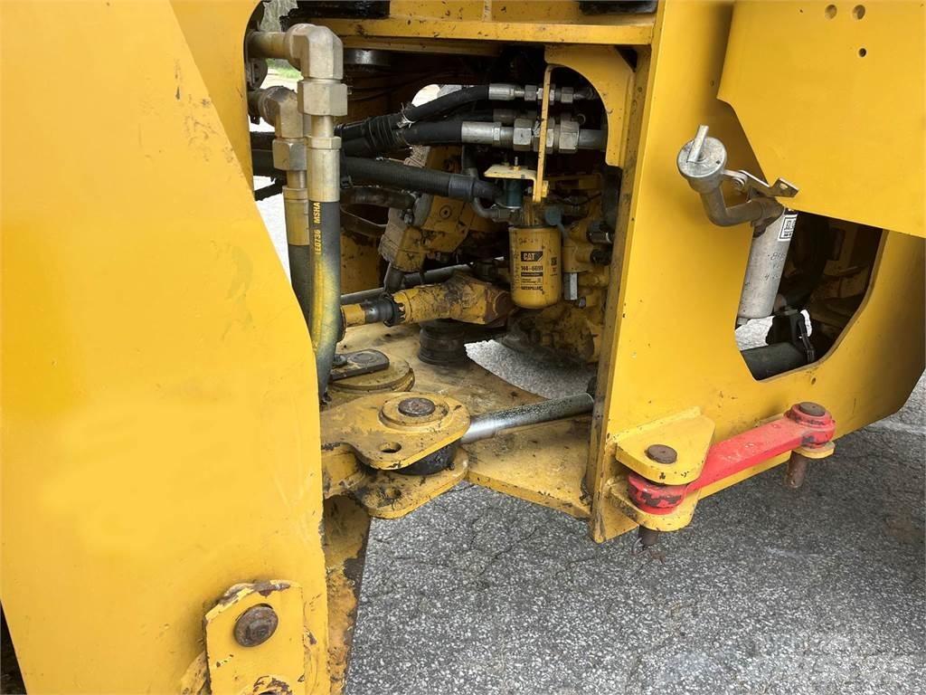 CAT 924K Pale gommate