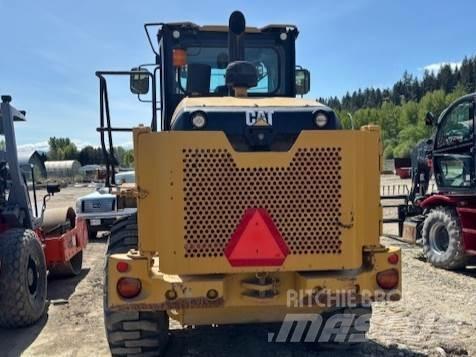 CAT 924K Pale gommate