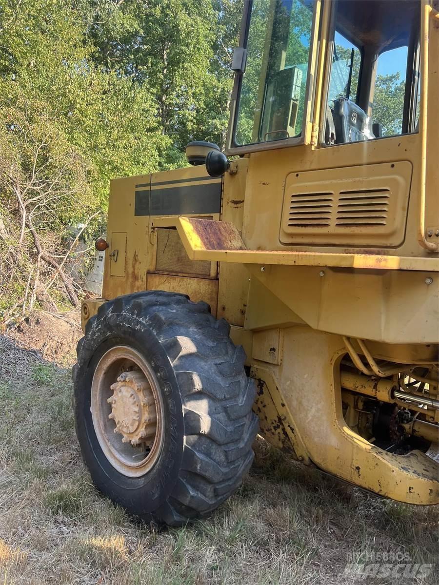 CAT 926 Pale gommate