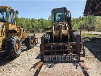 CAT 926E Pale gommate