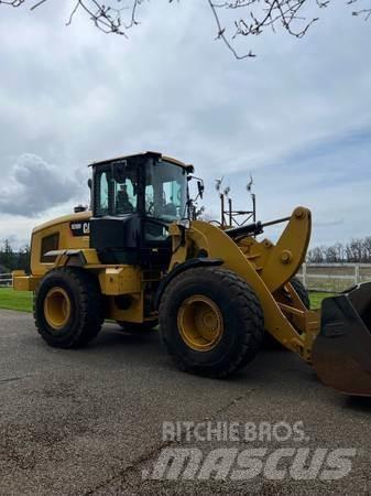 CAT 926M Pale gommate
