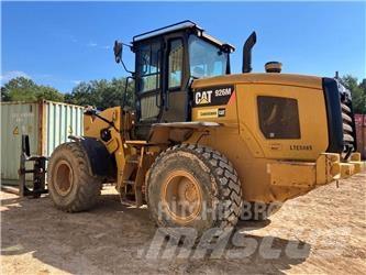 CAT 926M Pale gommate
