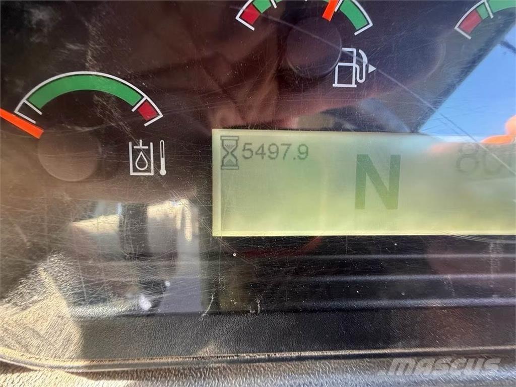 CAT 926M Pale gommate