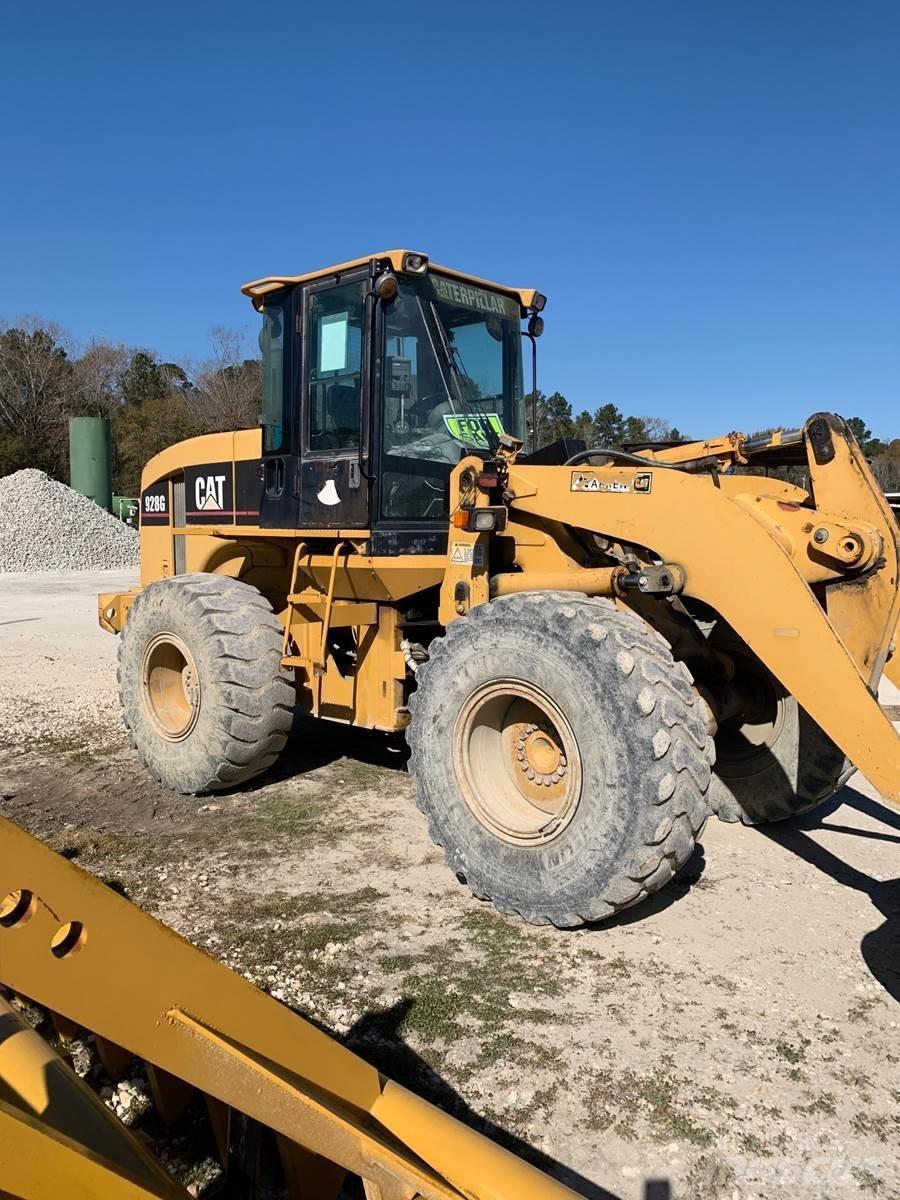 CAT 928G Pale gommate