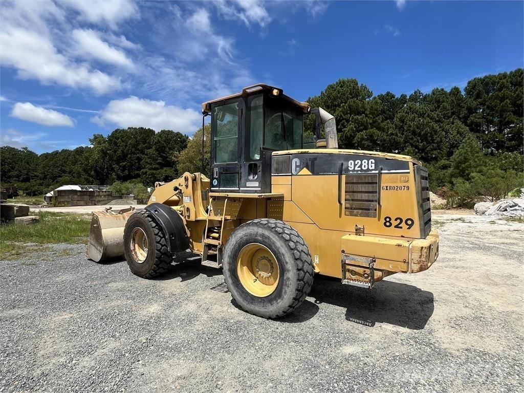 CAT 928G Pale gommate