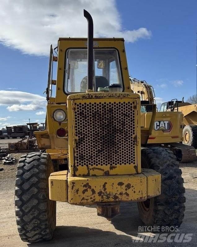 CAT 930 Pale gommate