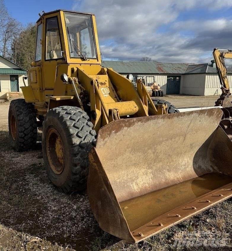 CAT 930 Pale gommate
