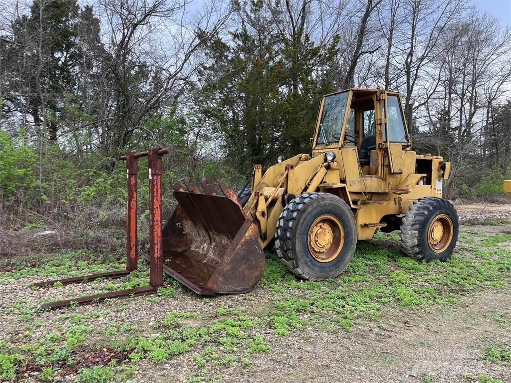 CAT 930 Pale gommate