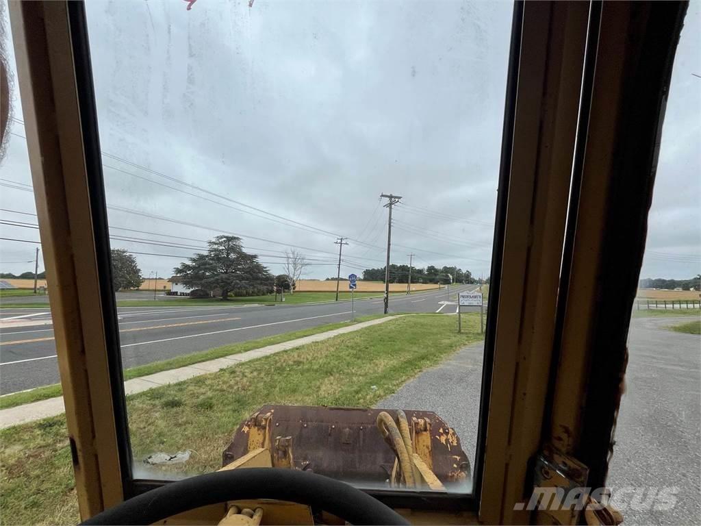 CAT 930 Pale gommate
