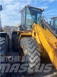 CAT 930G Pale gommate