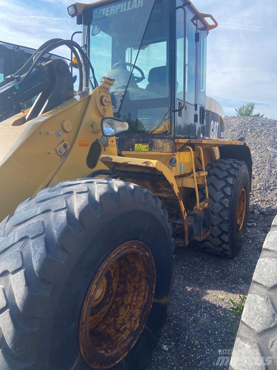 CAT 930G Pale gommate