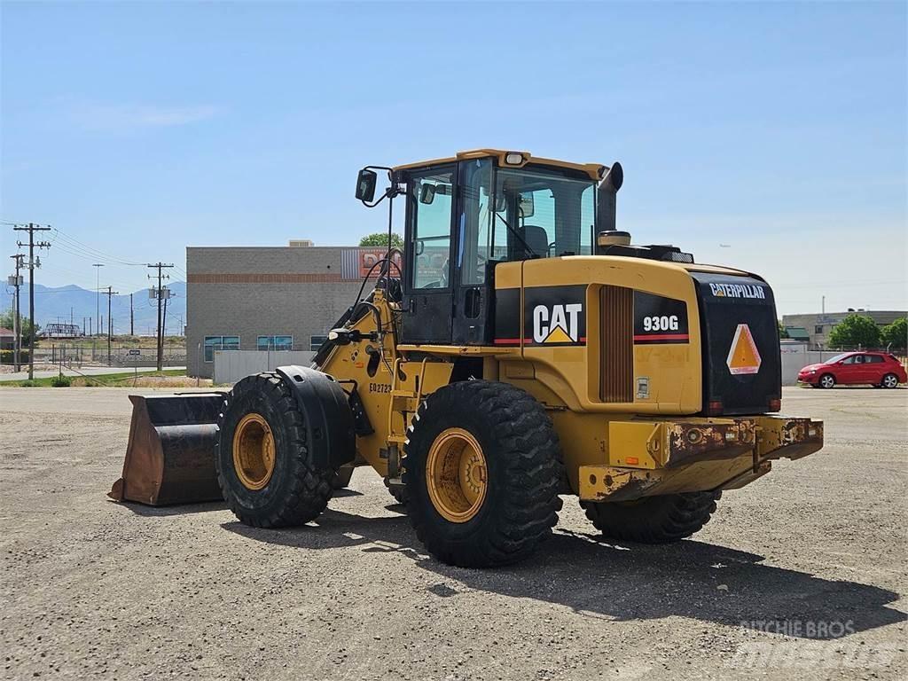 CAT 930G Pale gommate