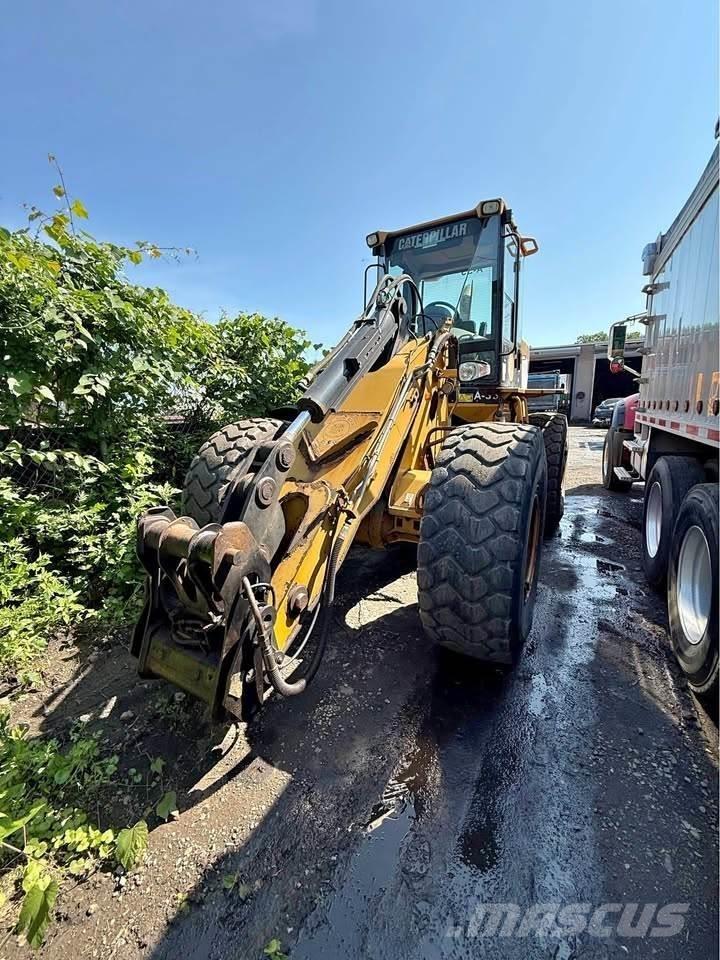 CAT 930G Pale gommate