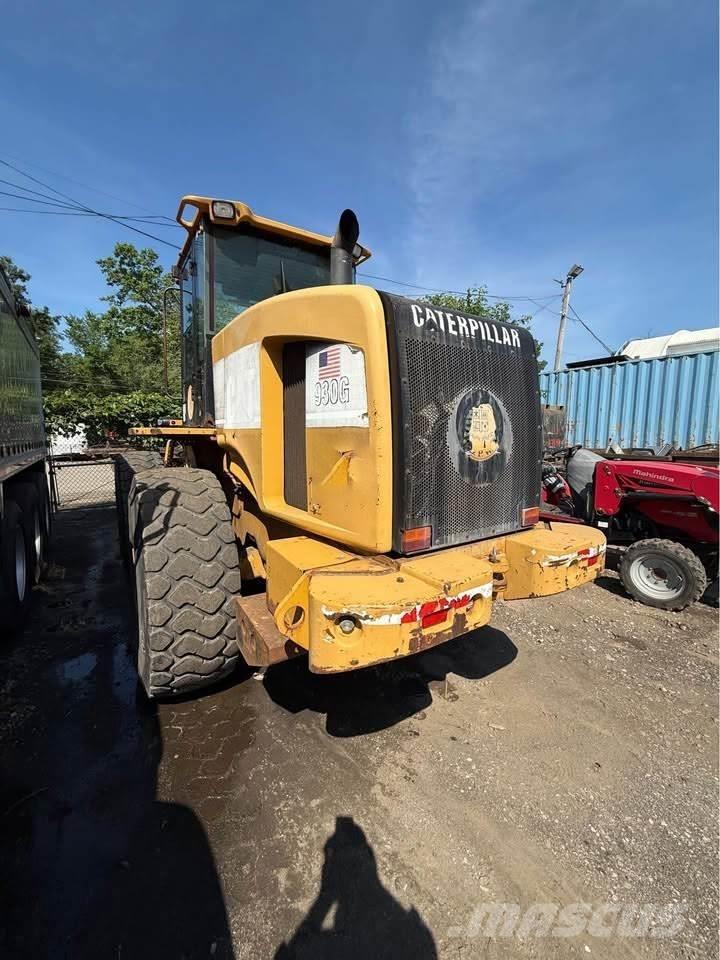 CAT 930G Pale gommate