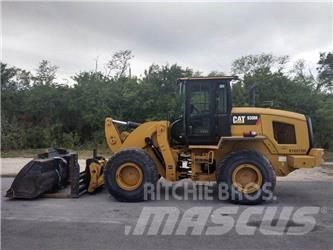CAT 930M Pale gommate