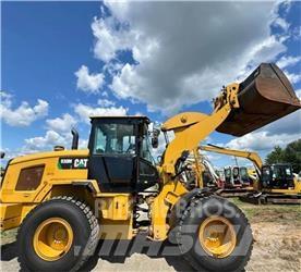 CAT 930M Pale gommate