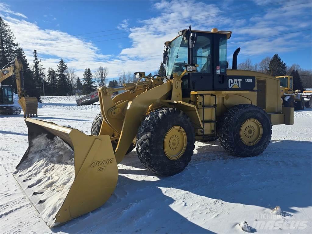 CAT 938H Pale gommate