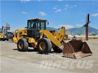 CAT 938M Pale gommate