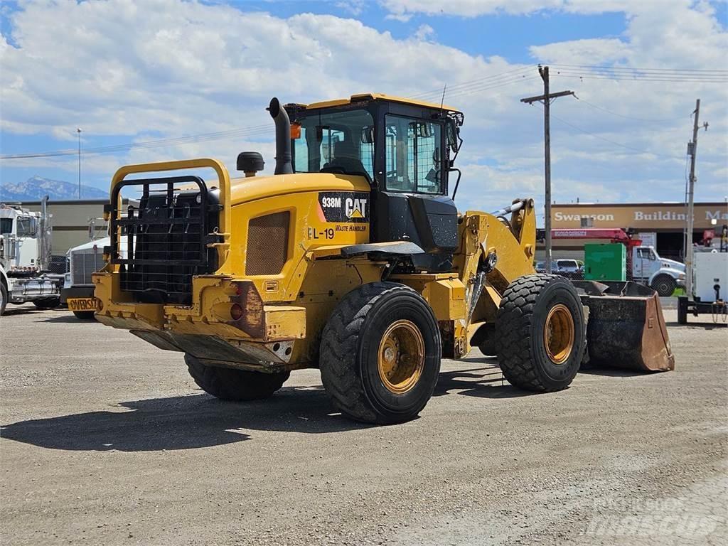 CAT 938M Pale gommate