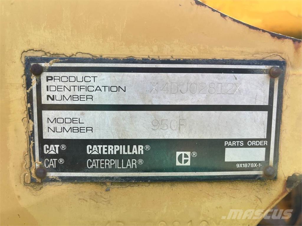 CAT 950F Pale gommate