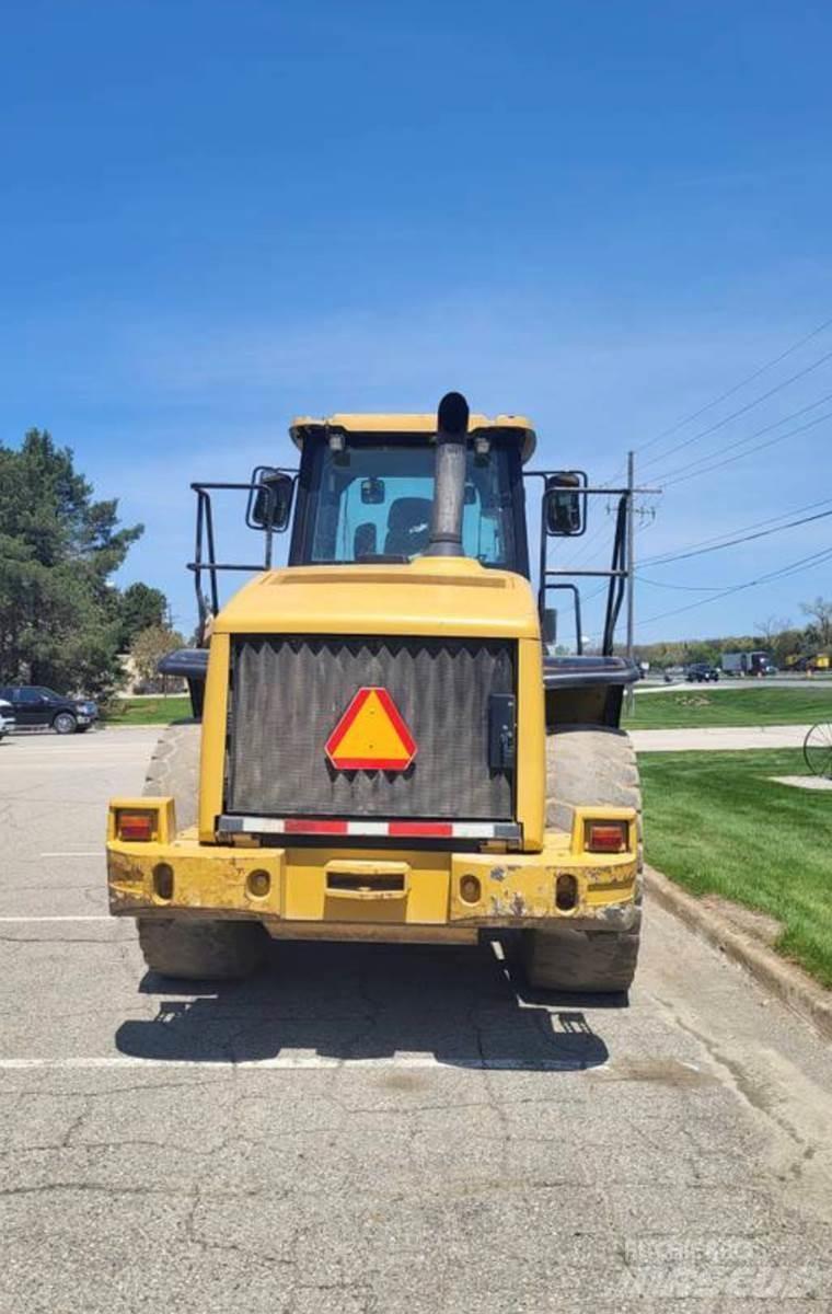CAT 950H Pale gommate