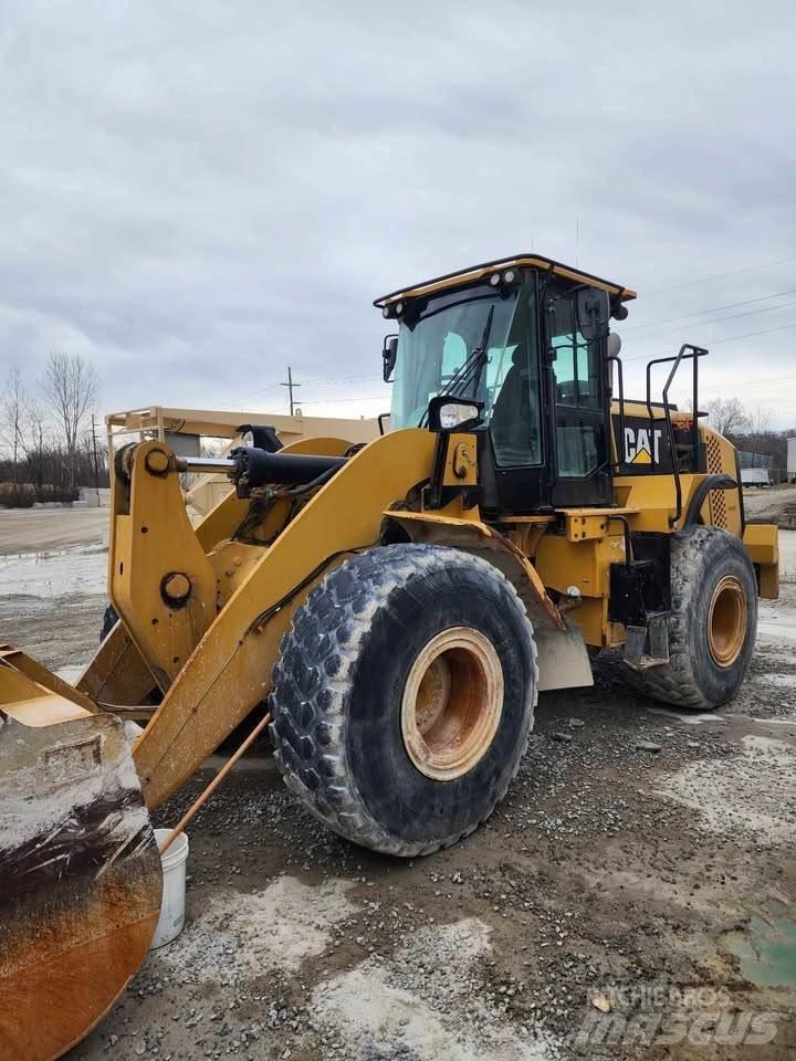 CAT 950M Pale gommate
