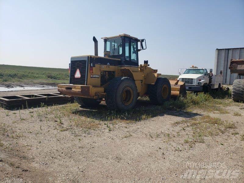 CAT 960F Pale gommate