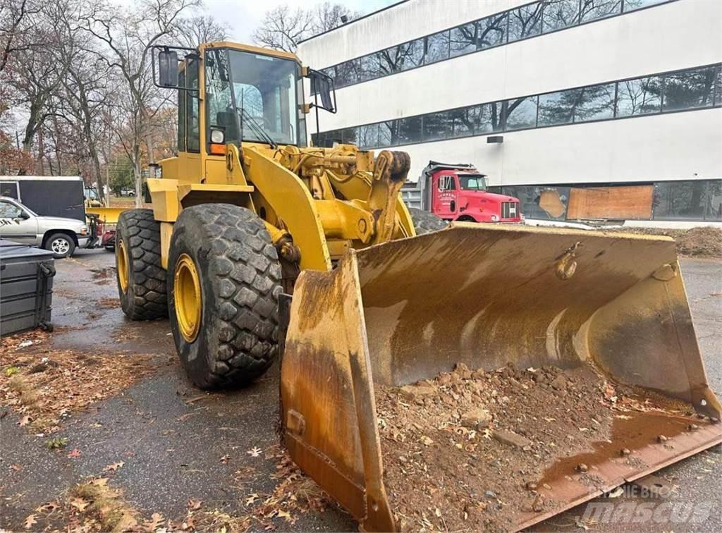 CAT 960F Pale gommate