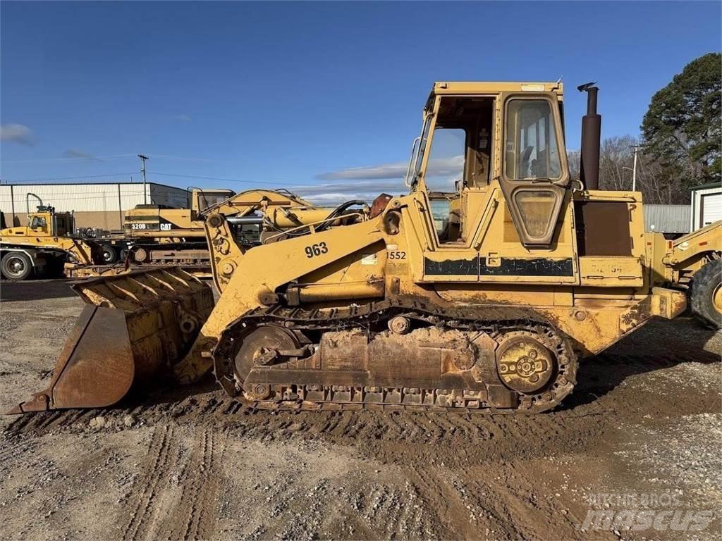 CAT 963 Pale cingolate