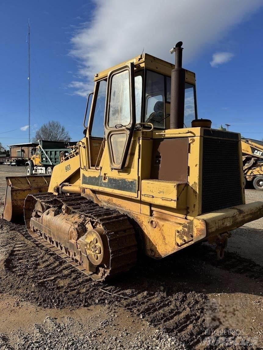 CAT 963 Pale cingolate