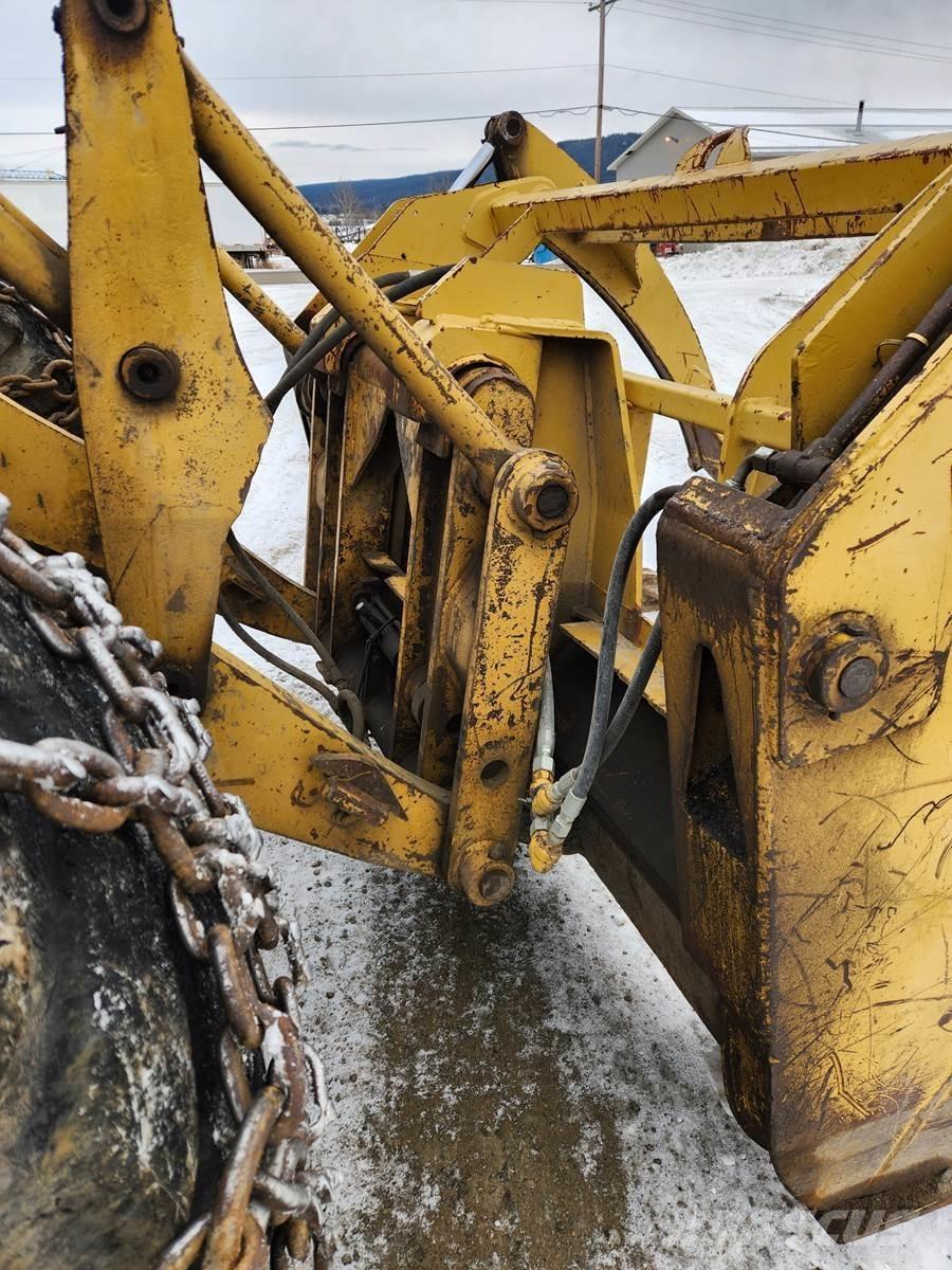 CAT 966C Pale gommate