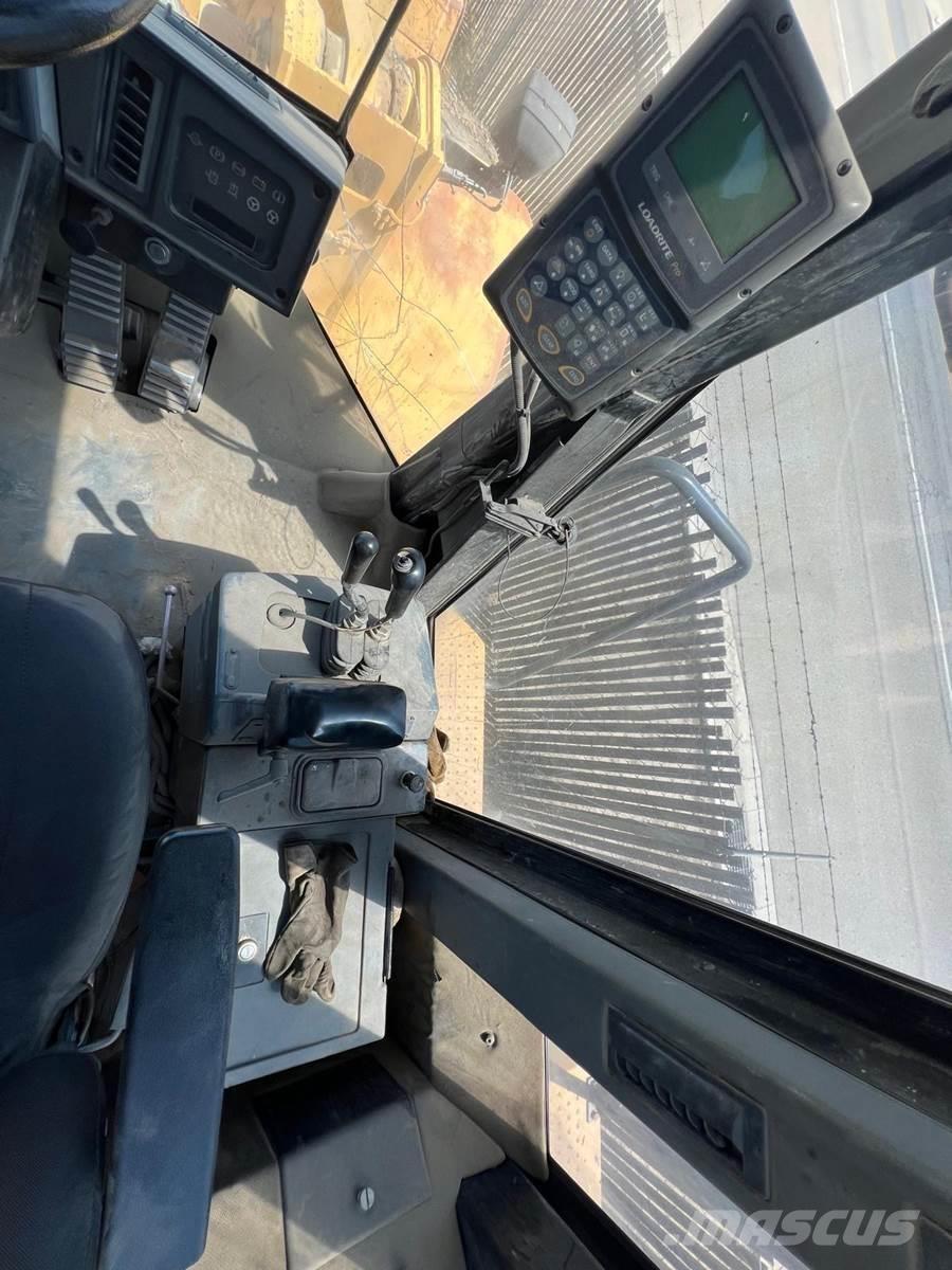 CAT 966G Pale gommate