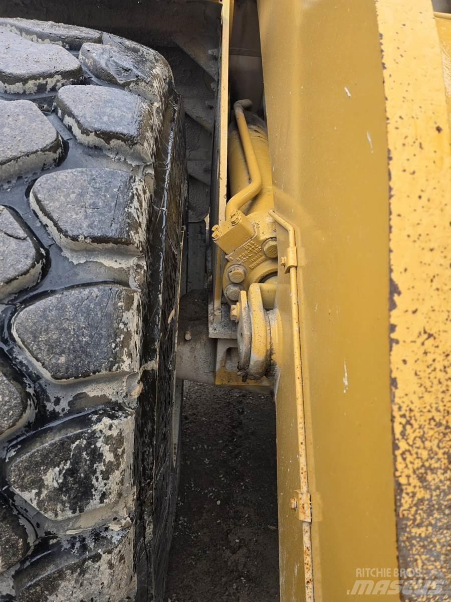 CAT 972H Pale gommate