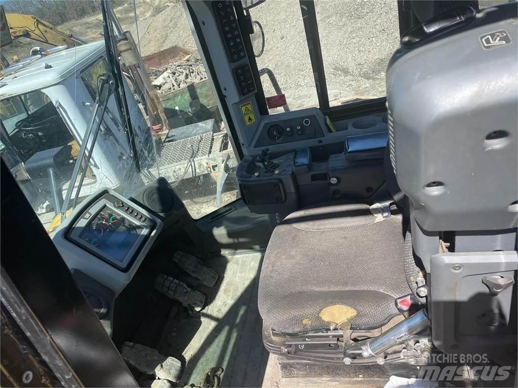 CAT 972K Pale gommate