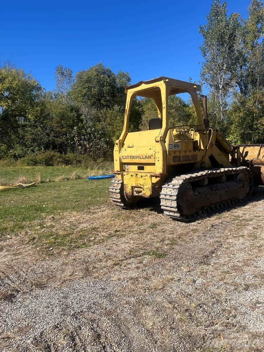 CAT 977L Pale cingolate
