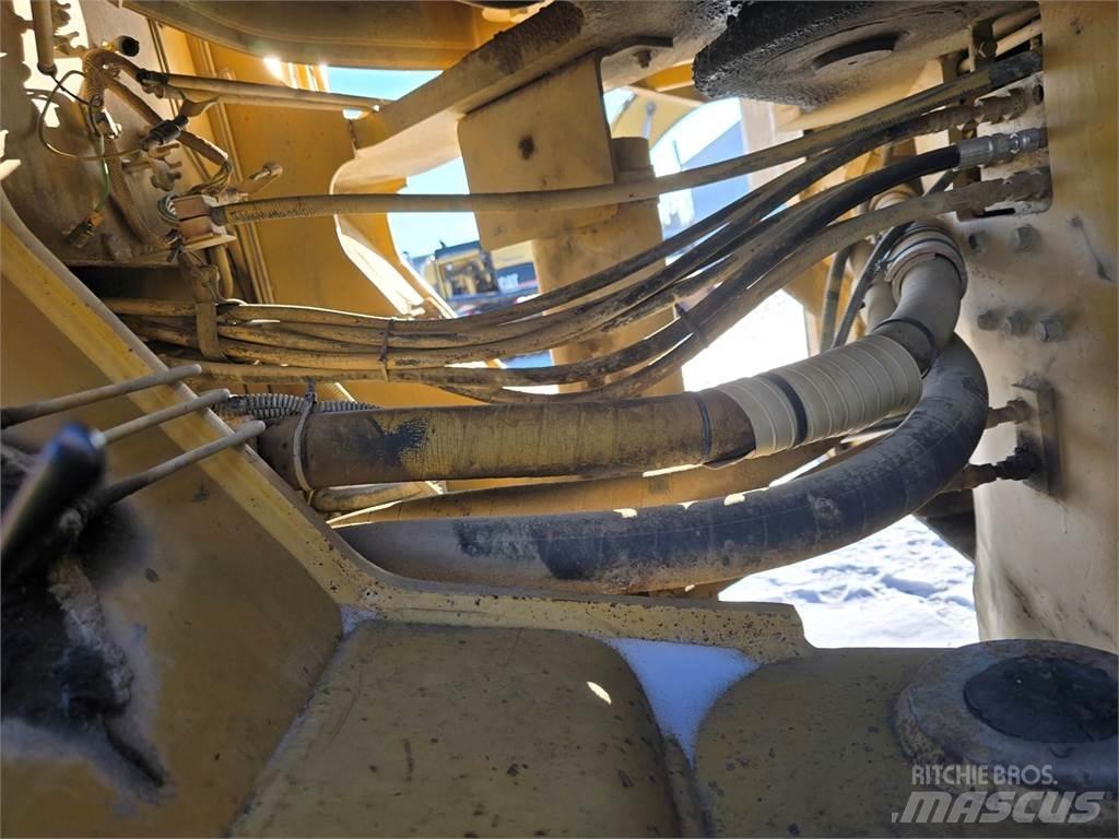 CAT 980F Pale gommate