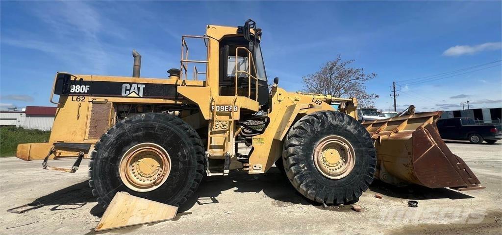 CAT 980F Pale gommate