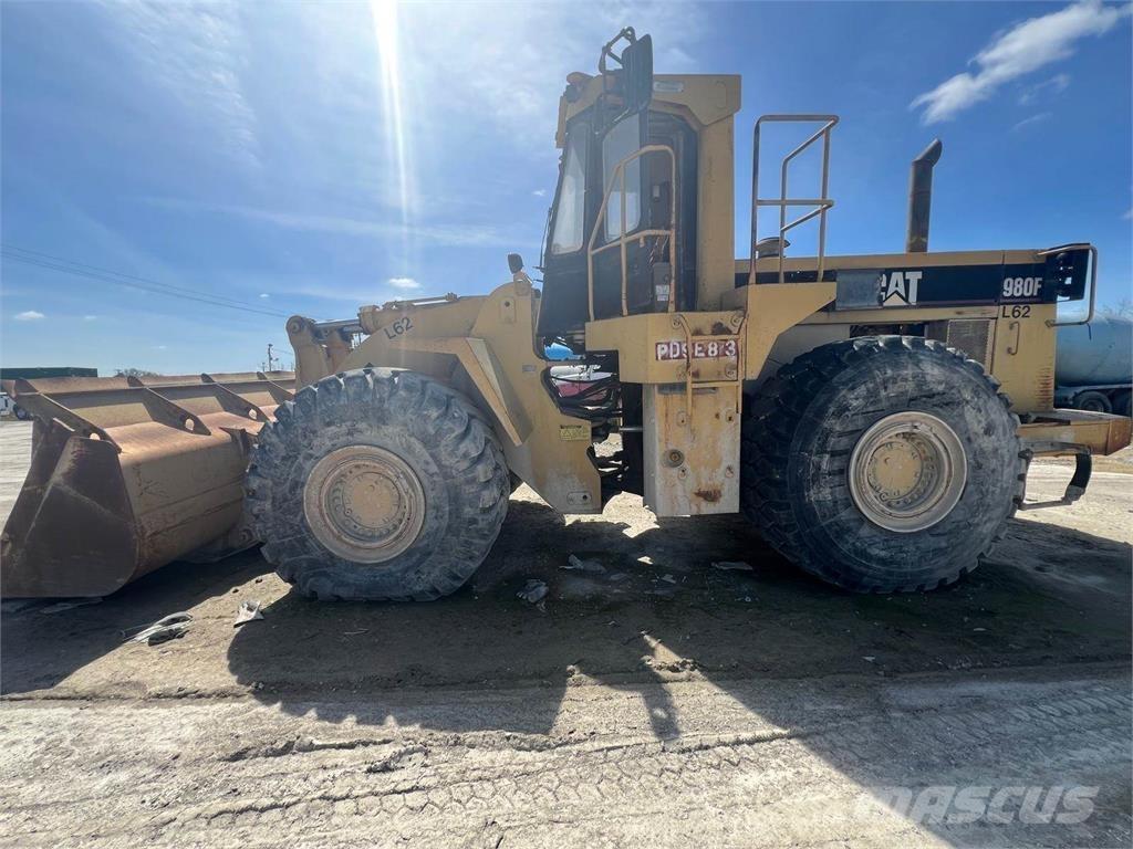 CAT 980F Pale gommate