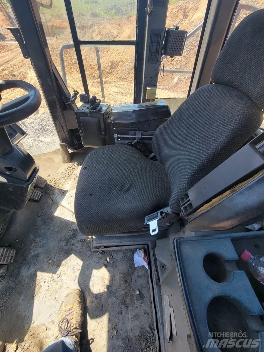 CAT 980G Pale gommate